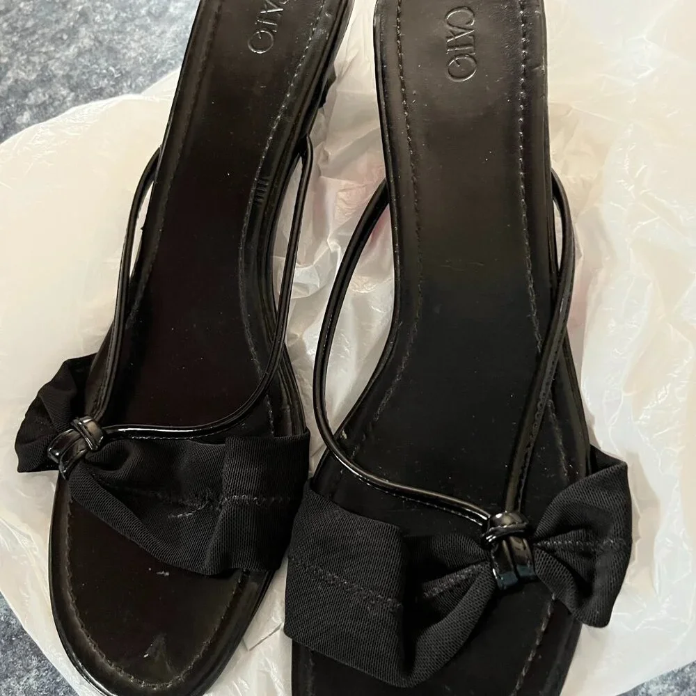 CATO slip-on black sandals with 2-inch heels - size: 9.5